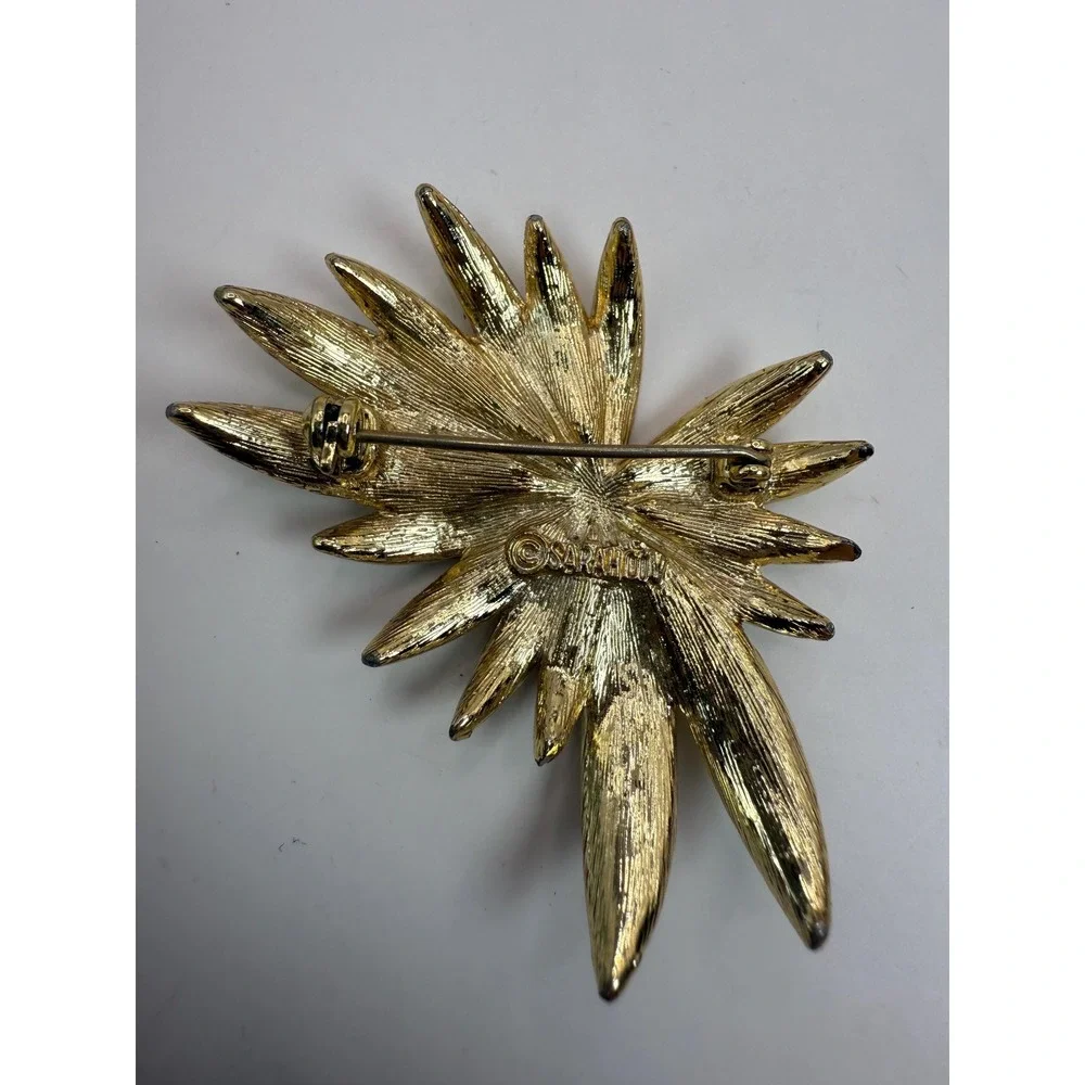 Vintage‎ Sarah Coventry Gold Tone Floral Brooch – Textured Petal Starburst Pin